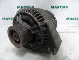 Gebruikte Dynamo Alfa Romeo 145 (930A) 1.6 ie Prijs € 40,00 Margeregeling aangeboden door Maresia Parts
