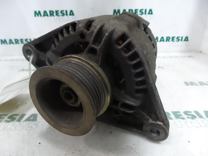Gebruikte Alternator Alfa Romeo 146 (930B) 1.4 Twin Spark 16V Prijs € 40,00 Margeregeling aangeboden door Maresia Parts