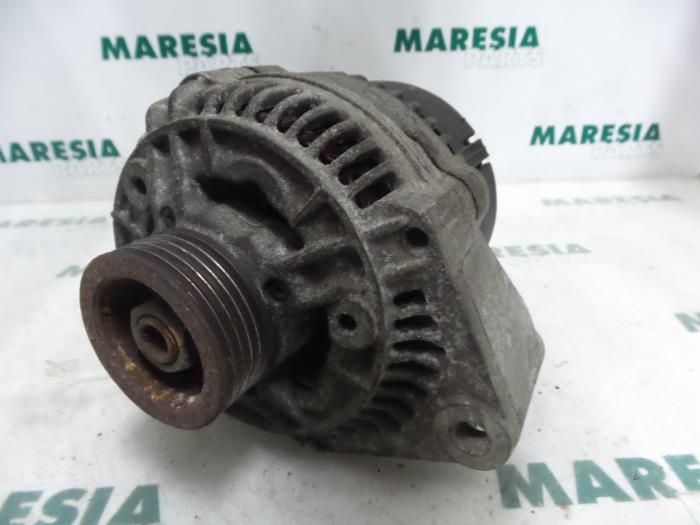 Gebruikte Dynamo Alfa Romeo 146 (930B) 1.6 ie Prijs € 40,00 Margeregeling aangeboden door Maresia Parts