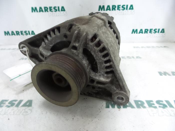 Gebruikte Dynamo Alfa Romeo 146 (930B) 1.6 Twin Spark 16V Prijs € 40,00 Margeregeling aangeboden door Maresia Parts