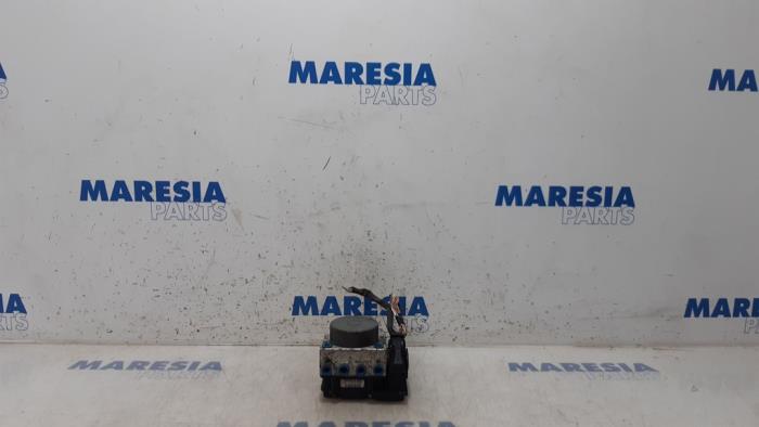 Gebruikte ABS Pomp Renault Kangoo/Grand Kangoo (KW) 1.6 16V Prijs € 89,95 Margeregeling aangeboden door Maresia Parts
