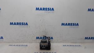 Gebruikte ABS Pomp Renault Kangoo/Grand Kangoo (KW) 1.6 16V Prijs € 89,95 Margeregeling aangeboden door Maresia Parts