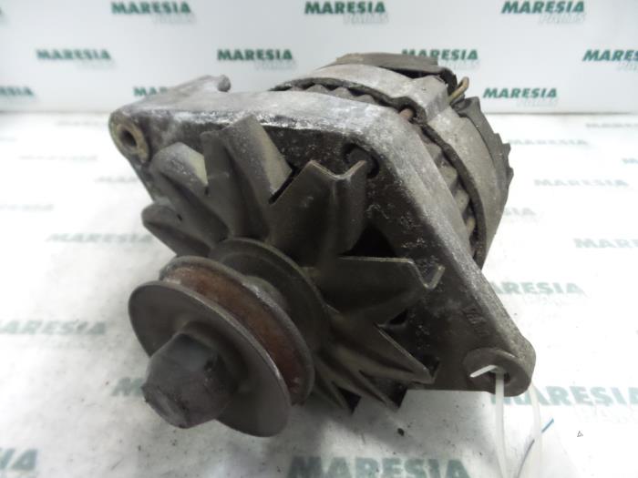Gebruikte Dynamo Renault Express/Rapid/Extra 1.2i Prijs € 40,00 Margeregeling aangeboden door Maresia Parts