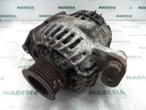 Gebruikte Dynamo Renault Safrane I 3.0i V6 RT,RXE Prijs € 40,00 Margeregeling aangeboden door Maresia Parts