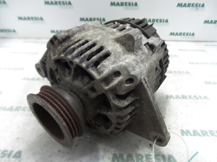 Gebruikte Dynamo Renault Safrane I 2.2i Si 8V Prijs € 50,00 Margeregeling aangeboden door Maresia Parts