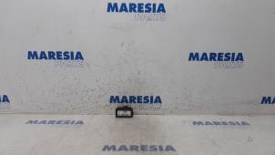 Gebruikte Computer esp Renault Megane III Berline (BZ) 1.4 16V TCe 130 Prijs € 19,50 Margeregeling aangeboden door Maresia Parts