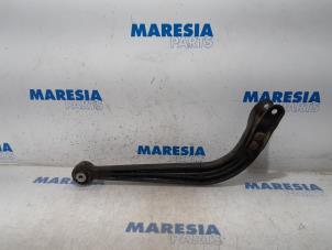 Gebruikte Draagarm links-achter Fiat Doblo Cargo (263) 1.3 MJ 16V Euro 4 Prijs € 60,50 Inclusief btw aangeboden door Maresia Parts