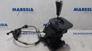 Gebruikte Versnellingspook Peugeot 3008 I (0U/HU) 1.6 16V THP 155 Prijs € 50,00 Margeregeling aangeboden door Maresia Parts