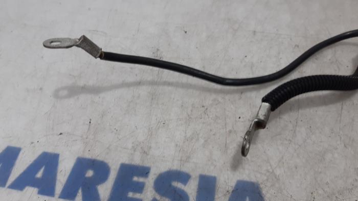 Accu sensor van een Peugeot 3008 I (0U/HU) 1.6 16V THP 155 2010