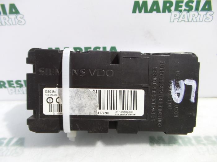 Gebruikte Computer Diversen Peugeot 407 SW (6E) 2.0 16V Prijs € 50,00 Margeregeling aangeboden door Maresia Parts