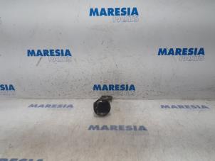 Gebruikte Zuiger Citroen C4 Grand Picasso (3A) 1.2 12V PureTech 130 Prijs € 50,00 Margeregeling aangeboden door Maresia Parts
