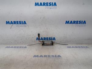 Gebruikte Stoelframe Hoogte Verstelbaar Renault Laguna II (BG) 1.9 dCi 120 Prijs € 75,00 Margeregeling aangeboden door Maresia Parts