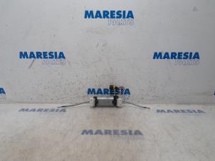 Gebruikte Stoelframe Hoogte Verstelbaar Renault Laguna II Grandtour (KG) 3.0 V6 24V Prijs € 75,00 Margeregeling aangeboden door Maresia Parts