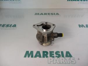 Gebruikte Vacuumpomp (Diesel) Renault Scénic II (JM) 1.5 dCi 80 Prijs € 40,00 Margeregeling aangeboden door Maresia Parts