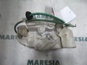 Gebruikte Deurslot Mechaniek 2Deurs rechts Lancia Ypsilon (843) 1.3 JTD 16V Multijet Prijs € 35,00 Margeregeling aangeboden door Maresia Parts