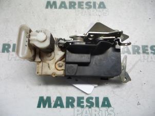 Gebruikte Deurslot Mechaniek 4Deurs links-achter Fiat Multipla (186) 1.9 JTD 110 Prijs € 25,00 Margeregeling aangeboden door Maresia Parts