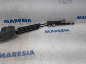 Gebruikte Versnellingspook Renault Megane III Grandtour (KZ) 1.4 16V TCe 130 Prijs € 59,99 Margeregeling aangeboden door Maresia Parts