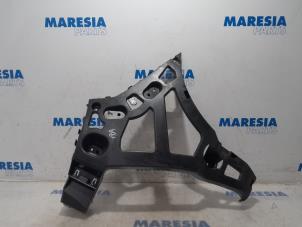 Gebruikte Bumperframe achter Renault Megane III Grandtour (KZ) 1.4 16V TCe 130 Prijs € 20,00 Margeregeling aangeboden door Maresia Parts