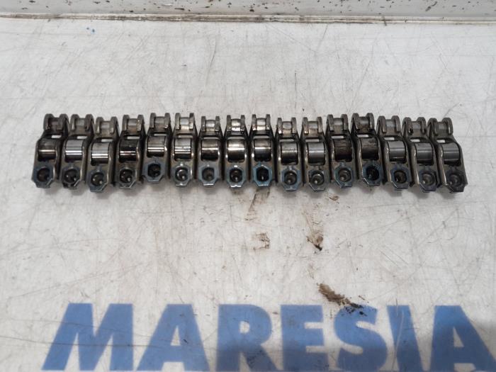 Tuimelaar van een Renault Trafic New (FL) 2.0 dCi 16V 90 2008