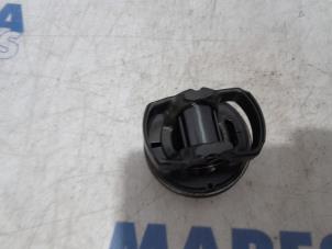 Gebruikte Zuiger Renault Kadjar (RFEH) 1.5 dCi DPF Prijs € 50,00 Margeregeling aangeboden door Maresia Parts