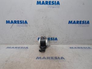 Gebruikte Veiligheidsgordel rechts-achter Citroen DS3 Cabrio (SB) 1.6 16V VTS THP Prijs € 24,95 Margeregeling aangeboden door Maresia Parts