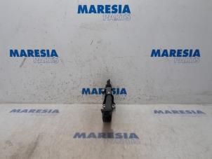 Gebruikte Sensor Gaspedaalpositie Peugeot 208 II (UB/UH/UP) 1.2 Vti 12V PureTech 100 Prijs € 50,00 Margeregeling aangeboden door Maresia Parts