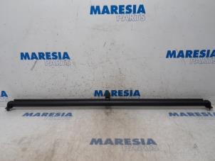 Gebruikte Dekzeil Bagageruimte Peugeot 307 CC (3B) 2.0 16V Prijs € 25,00 Margeregeling aangeboden door Maresia Parts