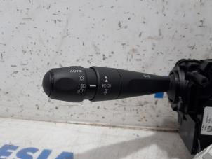 Gebruikte Licht + Raw Schakelaar Citroen C4 Cactus (0B/0P) 1.2 PureTech 82 12V Prijs € 131,25 Margeregeling aangeboden door Maresia Parts