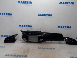 Gebruikte Dashboard deel Citroen DS3 (SA) 1.4 HDi Prijs € 105,00 Margeregeling aangeboden door Maresia Parts