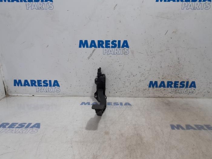 Gebruikte Sensor Gaspedaalpositie Citroen C3 (SC) 1.6 HDi 92 Prijs € 20,00 Margeregeling aangeboden door Maresia Parts