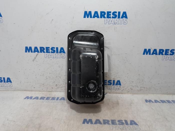 Gebruikte Carterpan Peugeot 3008 I (0U/HU) 1.6 HDiF 16V Prijs € 29,99 Margeregeling aangeboden door Maresia Parts
