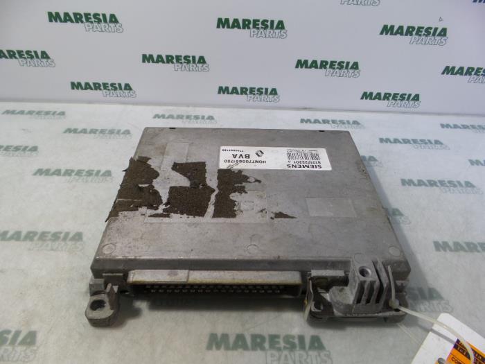 Gebruikte Computer Motormanagement Renault Safrane I 3.0i V6 RT,RXE Prijs € 25,00 Margeregeling aangeboden door Maresia Parts