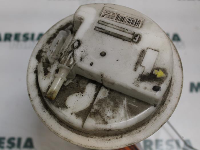 Gebruikte Tank element Pomp Peugeot 206 (2A/C/H/J/S) 1.1 XN,XR Prijs € 20,00 Margeregeling aangeboden door Maresia Parts