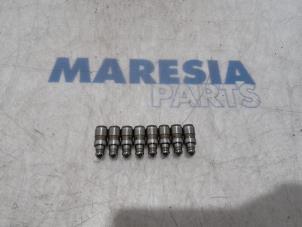 Gebruikte Klepstoter Peugeot 3008 I (0U/HU) 1.6 VTI 16V Prijs € 25,00 Margeregeling aangeboden door Maresia Parts