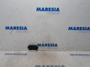 Gebruikte PDC Module Citroen C4 Cactus (0B/0P) 1.2 PureTech 110 12V Prijs € 79,99 Margeregeling aangeboden door Maresia Parts