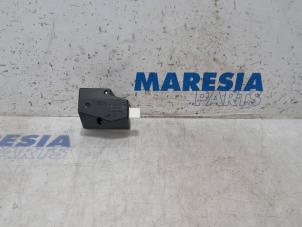 Gebruikte Contactslot elektronisch Citroen C4 Cactus (0B/0P) 1.2 PureTech 110 12V Prijs € 157,50 Margeregeling aangeboden door Maresia Parts