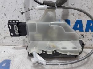 Gebruikte Deurslot Mechaniek 4Deurs links-achter Citroen C4 Cactus (0B/0P) 1.2 PureTech 110 12V Prijs € 40,00 Margeregeling aangeboden door Maresia Parts