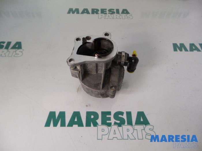 Gebruikte Vacuumpomp (Diesel) Renault Scénic II (JM) 1.9 dCi 120 Prijs € 24,95 Margeregeling aangeboden door Maresia Parts
