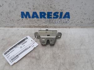 Gebruikte Achterklep Slotvanger Citroen C1 1.0 12V Prijs € 15,00 Margeregeling aangeboden door Maresia Parts