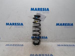 Gebruikte Schroefveer achter DS Automobiles DS 3/DS 3 Crossback 1.2 12V PureTech 130 Prijs € 36,30 Inclusief btw aangeboden door Maresia Parts