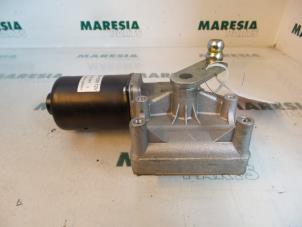 Gebruikte Ruitenwissermotor voor Peugeot 307 SW (3H) 1.6 HDiF 110 16V Prijs € 35,00 Margeregeling aangeboden door Maresia Parts