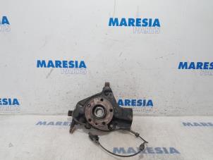 Gebruikte Asschenkel links-voor Fiat Doblo Cargo (263) 1.6 D Multijet Prijs € 60,50 Inclusief btw aangeboden door Maresia Parts