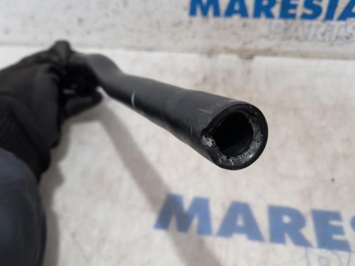 Carterventilatie van een DS DS 3/Crossback (UC/UJ/UR) 1.2 12V PureTech 130 2022