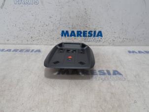 Gebruikte Binnenverlichting voor DS Automobiles DS 3/DS 3 Crossback 1.2 12V PureTech 130 Prijs € 60,50 Inclusief btw aangeboden door Maresia Parts