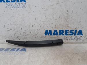 Gebruikte Ruitenwisserarm achter DS Automobiles DS 3/DS 3 Crossback (UC/UJ/UR) 1.2 12V PureTech 130 Prijs € 21,18 Inclusief btw aangeboden door Maresia Parts