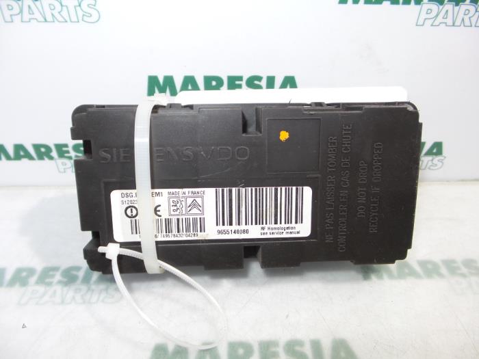 Gebruikte Computer Diversen Peugeot 407 (6D) 2.0 16V Prijs € 29,99 Margeregeling aangeboden door Maresia Parts
