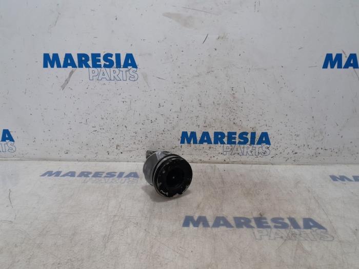 Gebruikte Zuiger Lancia Delta (844) 1.6 D Multijet 16V 120 Prijs € 50,00 Margeregeling aangeboden door Maresia Parts