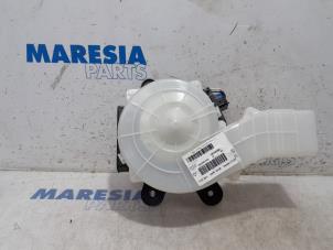 Gebruikte Kachel Ventilatiemotor Citroen C4 Grand Picasso (3A) 1.6 BlueHDI 115 Prijs € 65,00 Margeregeling aangeboden door Maresia Parts