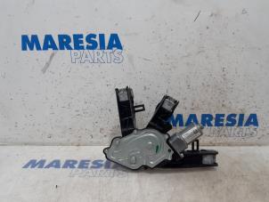 Gebruikte Ruitenwissermotor achter Citroen C4 Grand Picasso (3A) 1.6 BlueHDI 115 Prijs € 25,00 Margeregeling aangeboden door Maresia Parts