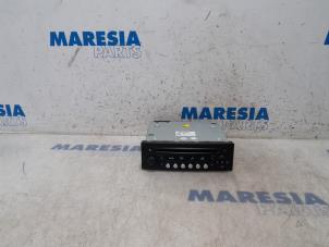 Gebruikte Radio CD Speler Citroen C3 (SC) 1.6 HDi 92 Prijs € 50,00 Margeregeling aangeboden door Maresia Parts